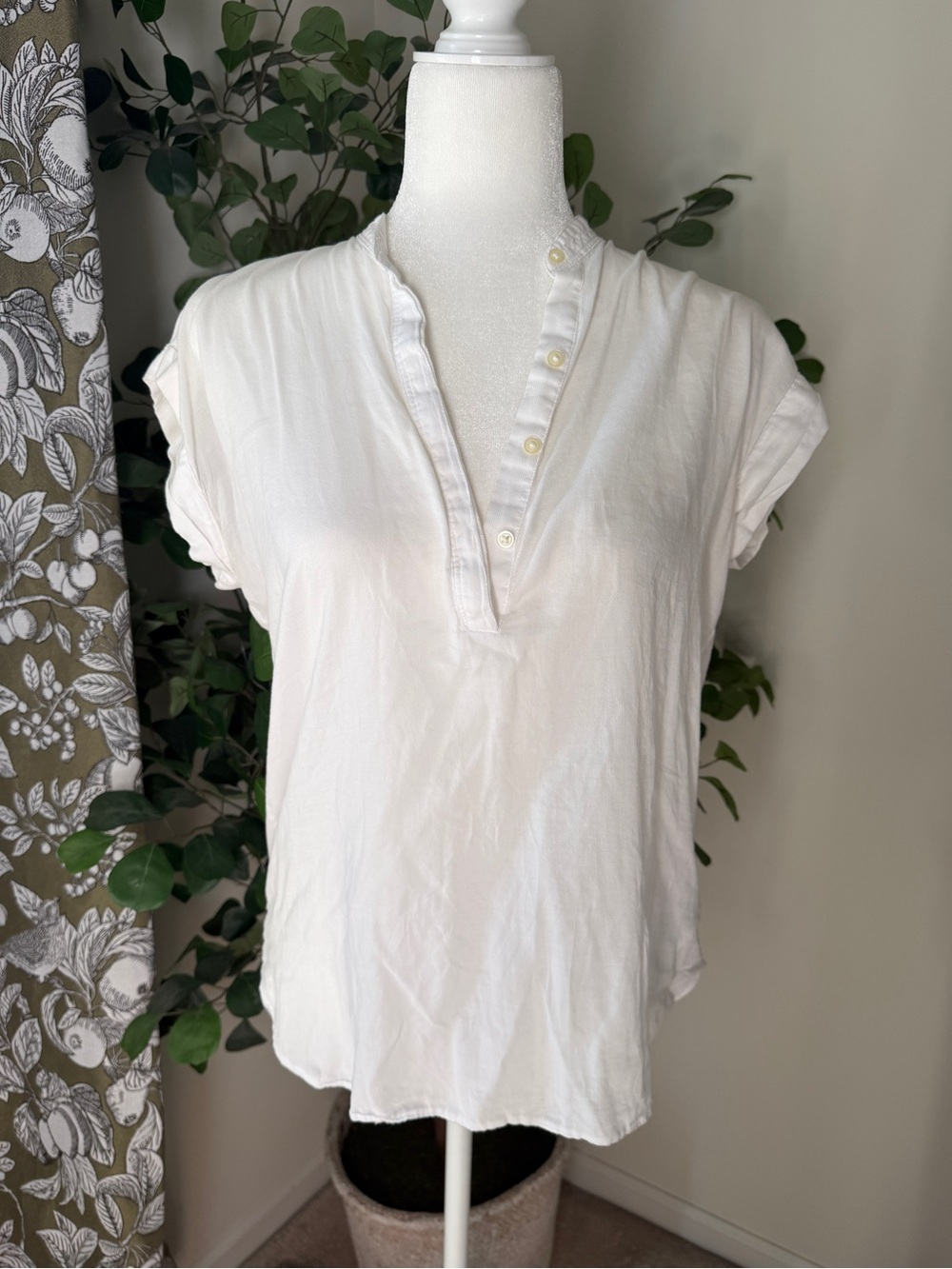 GAP Ivory Button-Trim Short Sleeve Pullover